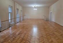Sala festivă a Colegiului Național Bănățean, complet modernizată. Elevii vor beneficia de un sistem audio și de lumini profesioniste.