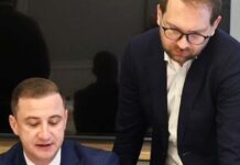 Simonis se mândrește cu „reacții pozitive” de când atacă USR. Fritz îi reamintește de „galoși”
