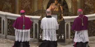 Unda de șoc a excomunicării SS Pius al X-lea a ajuns la Timișoara, printre catolicii ultraconservatori de dreapta.