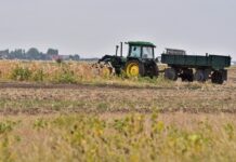 Vești promițătoare pentru fermieri: Guvernul alocă 94,3 milioane de lei suplimentar pentru sprijinul motorinei folosite în agricultură.