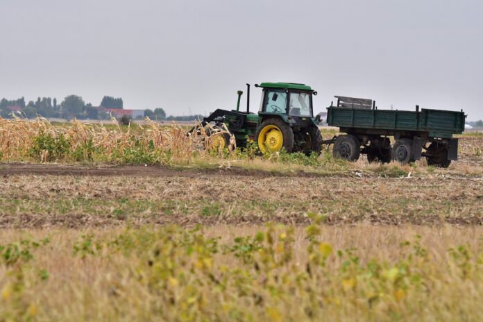 Vești promițătoare pentru fermieri: Guvernul alocă 94,3 milioane de lei suplimentar pentru sprijinul motorinei folosite în agricultură.