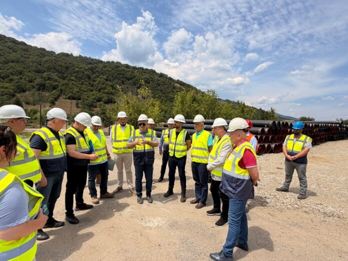 Aproape 75.000 de consumatori casnici și companii din vestul țării vor fi racordați și alimentați cu gaze naturale. Stadiul lucrărilor pe șantierele Transgaz