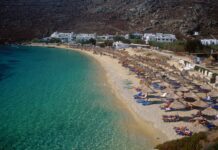 „Americanizarea” Greciei. Valul american lovește Grecia: staruri, zboruri record și miliarde de euro cheltuite pe insule.