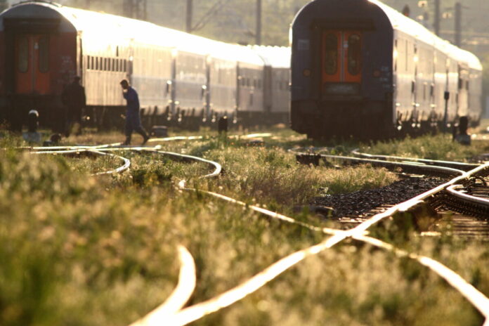 Ce firme vor moderniza semnalizarea pe 560 de kilometri de cale ferată din România