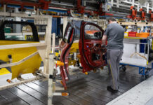 China își mărește influența în industria auto europeană. Oficialii UE trag un semnal de alarmă despre „provocarea deceniului”