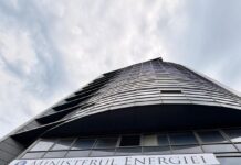 Cine va lua parte la întâlnirea organizată de Ministerul Energiei cu marii consumatori industriali? Circumstanțele în care reducerea consumului de energie ar putea fi obligatorie.