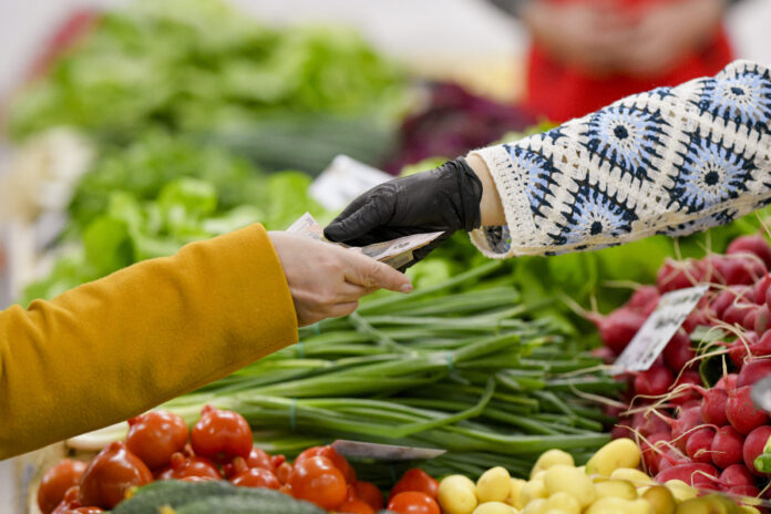 Consiliul Concurenței sancționează giganții din agricultură: 21 de companii amendate cu 83,2 milioane de lei pentru stabilirea prețurilor pentru fermieri.