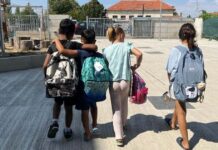 Cu un ghiozdan donat, poți ajuta un copil să înceapă anul școlar cu toate lucrurile necesare. Campania se întoarce la Timișoara.