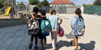 Cu un ghiozdan donat, poți ajuta un copil să înceapă anul școlar cu toate lucrurile necesare. Campania se întoarce la Timișoara.