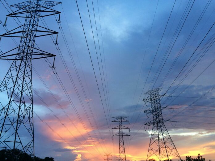 De ce România vinde energie ieftină Bulgariei și o recumpără de 7 ori mai scump? Explicațiile unui fost ministru.