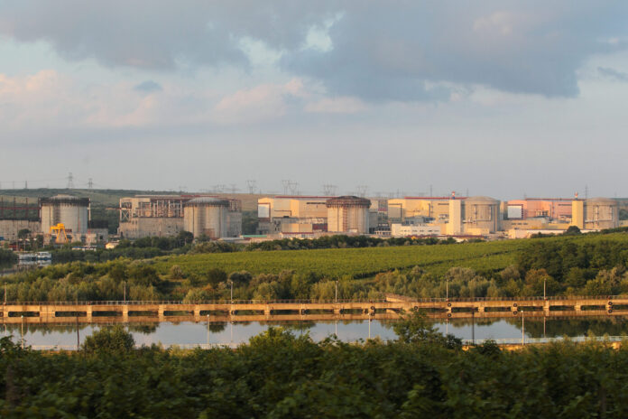 Directorul Centralei Nucleare de la Cernavodă afirmă că Unitatea 2 ar putea funcționa încă 10-11 zile, ca urmare a intervențiilor efectuate pe Dunăre.