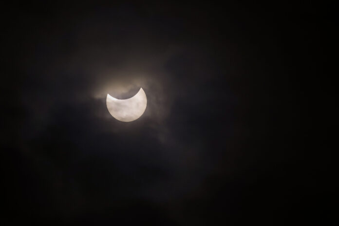 Eclipsa din 12 august va diminua producția de energie solară în Europa cu până la 9.700 MW.