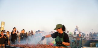 La Provincia stabilește un nou record Guinness World Records™ cu cea mai mare porție de aripioare de pui servită la un eveniment (P)