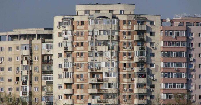 Lifturi noi în clădiri vechi. Fonduri europene pentru numai două imobile din Timișoara.