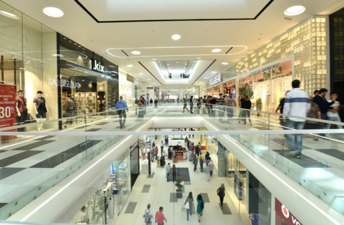 Mall-urile din București își optimizează consumul pentru a diminua presiunea asupra sistemului energetic național în timpul orelor de vârf.