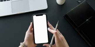Oamenii solicită din ce în ce mai des sfaturi financiare de la inteligența artificială, însă puțini au încredere în recomandările acesteia.