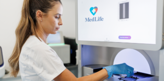 Premiera în România: MedLife introduce primul test de microbiom intestinal realizat complet în țară. Până acum, toate testele erau trimise în străinătate.