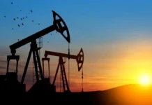 Prețul petrolului a scăzut cu peste 1 dolar. Piețele așteaptă noile sancțiuni americane împotriva Iranului