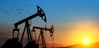 Prețul petrolului a scăzut cu peste 1 dolar. Piețele așteaptă noile sancțiuni americane împotriva Iranului