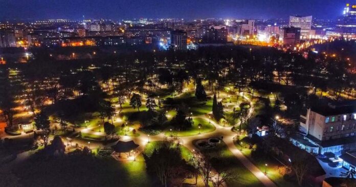 Primăria Timișoara suspendă iluminatul arhitectural pentru a reduce consumul de energie.