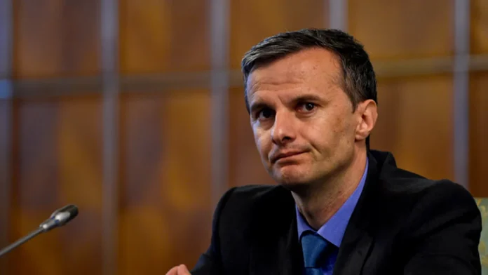 România se zbate într-un cerc vicios cu deficitul și nu își permite o viteză de convergență constantă față de țările dezvoltate. Ce nu este în regulă?
