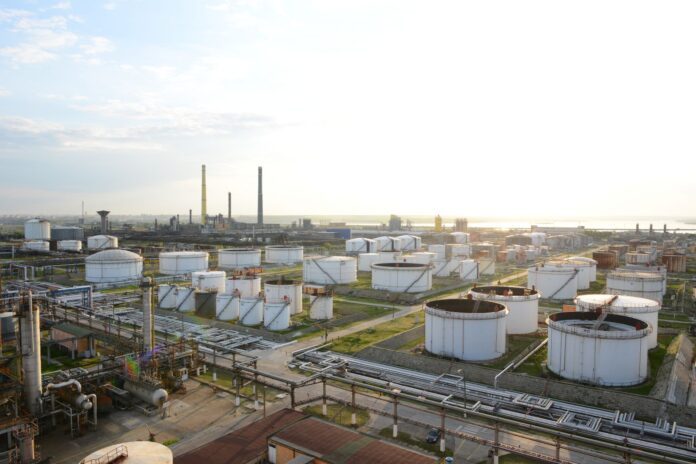 Rompetrol îmbunătățește măsurile de optimizare energetică. „Prioritatea Grupului KMGI rămâne păstrarea rafinăriilor Petromidia și Vega în condiții optime de operare”