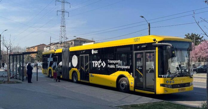 Un autobuz și un troleibuz, deviate din cauza lucrărilor de pe Rebreanu