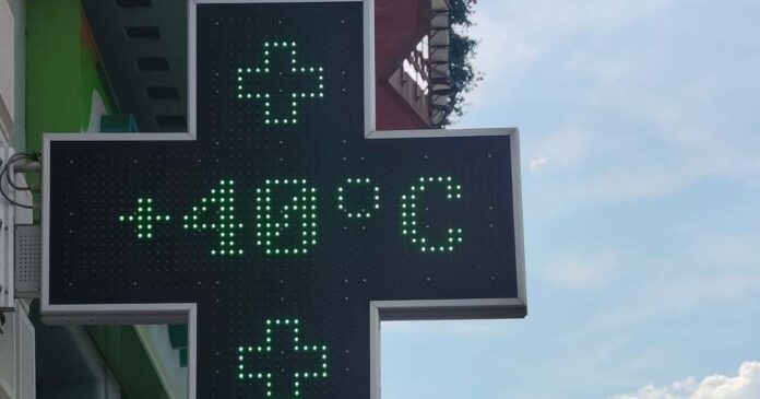 Cod roșu de caniculă în Timiș. Temperaturi de până la 41 de grade, nopți tropicale și măsuri speciale în spitale și localități.