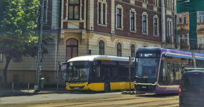 Licitație repetată: STPT suplimentează atât bugetul, cât și numărul de tramvaie și autobuze pentru care solicită CASCO.