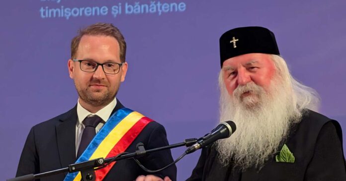 VIDEO. Laude pentru Simonis, amintiri despre spitale fără căldură și o promisiune. De ce ÎPS Ioan l-a făcut pe Fritz să stea în picioare.