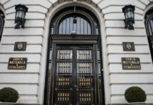 BNR: Depozitele în lei au scăzut în august, economiile în valută au crescut BNR: Depozitele în lei au scăzut în august, economiile în valută au crescut