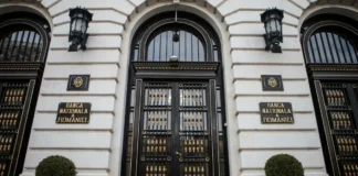 BNR: Depozitele în lei au scăzut în august, economiile în valută au crescut BNR: Depozitele în lei au scăzut în august, economiile în valută au crescut