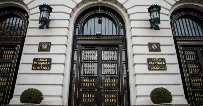 BNR: Depozitele în lei au scăzut în august, economiile în valută au crescut BNR: Depozitele în lei au scăzut în august, economiile în valută au crescut