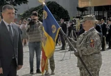Drapel de luptă pentru Spitalul Militar Timișoara, ceremonie în Piața Victoriei Drapel de luptă pentru Spitalul Militar Timișoara, ceremonie în Piața Victoriei
