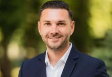 Edilul din Timiș care nu se ocupă doar de primărie: și-a lansat un podcast Edilul din Timiș care nu se ocupă doar de primărie: și-a lansat un podcast
