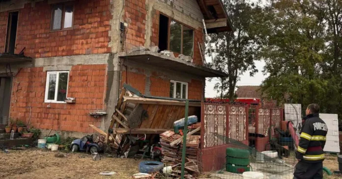 Incendiu la Cruceni: familie cu doi copii, fără casă. Apel umanitar Foeni Incendiu la Cruceni: familie cu doi copii, fără casă. Apel umanitar Foeni