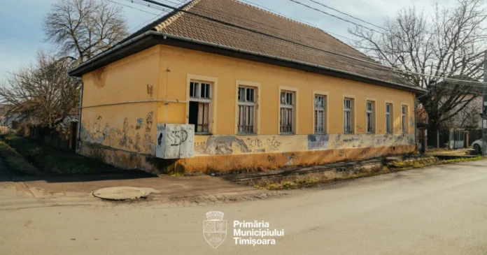 Licitație de peste un milion de euro pentru transformarea Școlii Mici din Plopi