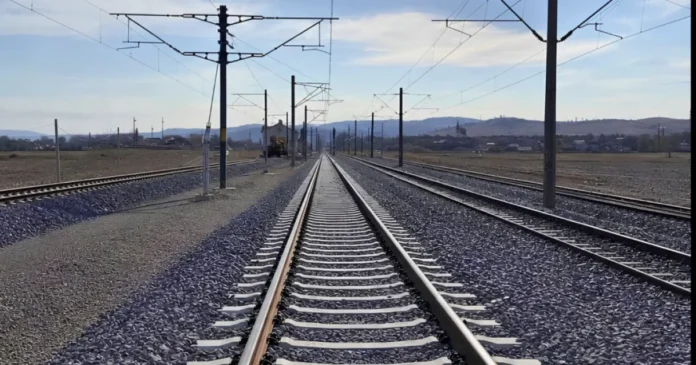 Lucrările pe calea ferată Brașov – Sighișoara au atins 61% Lucrările pe calea ferată Brașov – Sighișoara au atins 61%