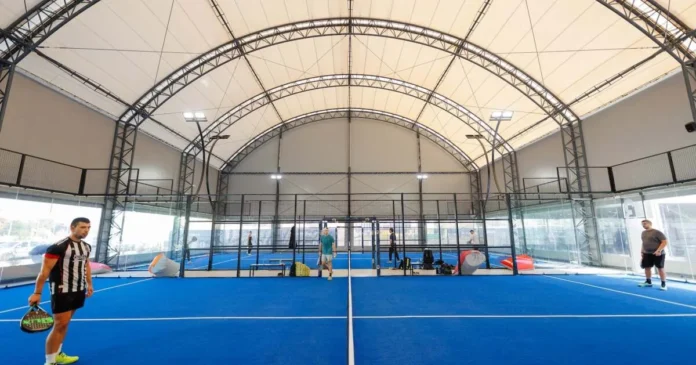 Padel Center a inaugurat șase terenuri de padel în centrul Timișoarei Padel Center a inaugurat șase terenuri de padel în centrul Timișoarei