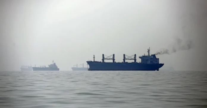 Petrolul crește după atacurile din Orientul Mijlociu; bursele scad, inflația îngrijorează Petrolul crește după atacurile din Orientul Mijlociu; bursele scad, inflația îngrijorează