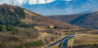 Premieră în infrastructura din România: primul tunel forat de autostradă este gata Premieră în infrastructura din România: primul tunel forat de autostradă este gata