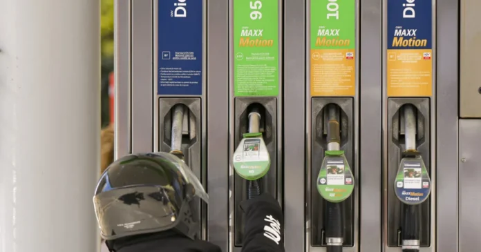 Prețuri carburanți 15 septembrie 2026: Benzina aproape de 10 lei. Cât costă motorina