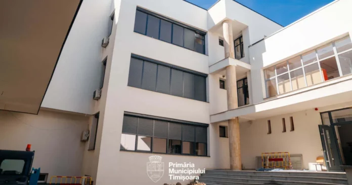Primăria caută mobilier nou pentru Școala 30, modernizarea e aproape gata Primăria caută mobilier nou pentru Școala 30, modernizarea e aproape gata