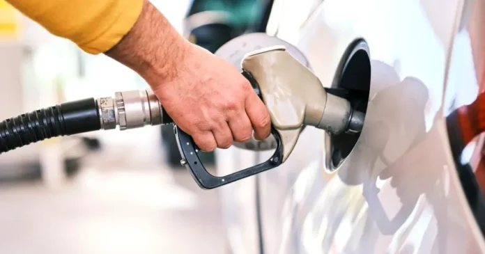 România, pe locul doi în UE la scumpirea benzinei România, pe locul doi în UE la scumpirea benzinei