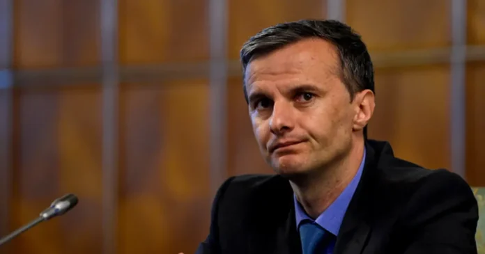 România pierde competitivitate și se dezindustrializează accelerat România pierde competitivitate și se dezindustrializează accelerat