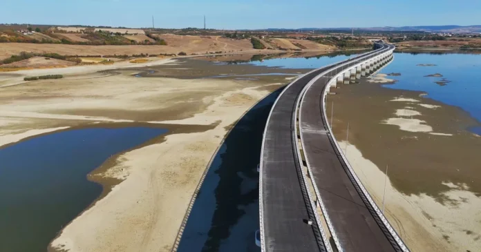 Un tronson din Autostrada Transilvania s-ar putea deschide în noiembrie Un tronson din Autostrada Transilvania s-ar putea deschide în noiembrie