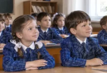 Uniforma școlară revine în învățământ. Senatul a adoptat legea obligativității Uniforma școlară revine în învățământ. Senatul a adoptat legea obligativității