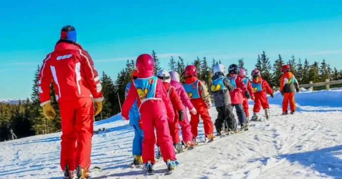 Vacanța de schi 2027. Zilele libere pentru elevi, stabilite în fiecare județ din România Vacanța de schi 2027. Zilele libere pentru elevi, stabilite în fiecare județ din România