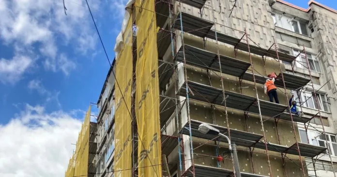 10 blocuri din Timișoara, reabilitate cu fonduri europene. S-a semnat primul contract 10 blocuri din Timișoara, reabilitate cu fonduri europene. S-a semnat primul contract