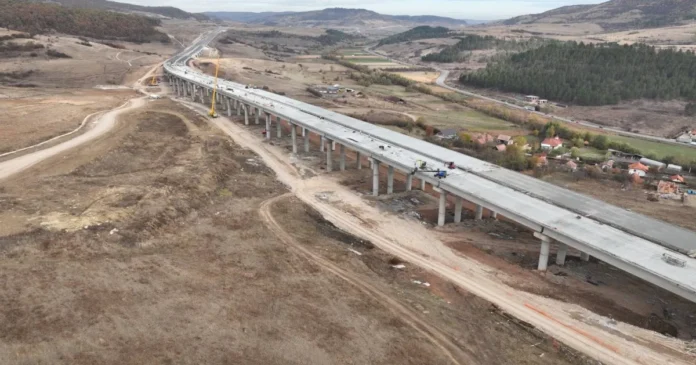 181 de kilometri noi de autostradă în Ardeal până la Anul Nou? Ce spune șeful CNAIR 181 de kilometri noi de autostradă în Ardeal până la Anul Nou? Ce spune șeful CNAIR